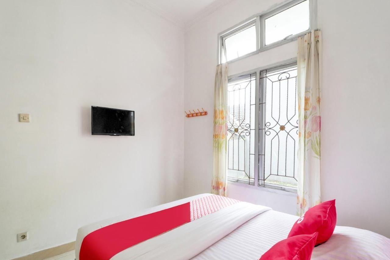 Oyo 2997 Grand Suites Palace 2 Sindanglaya Dış mekan fotoğraf